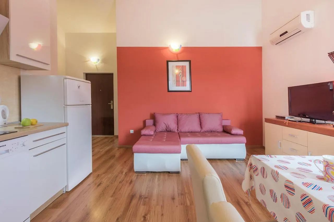 Nice And New Peroj Apartment