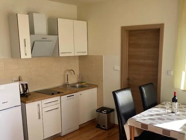 Nice And New Peroj Apartment
